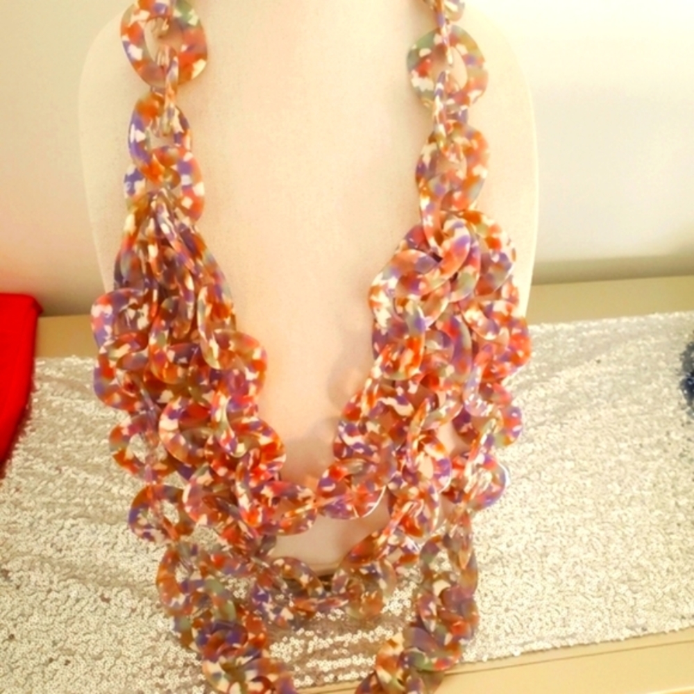 Statement necklace